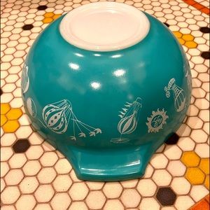 VINTAGE PYREX hot air balloon turquoise 444 Cinderella bowl